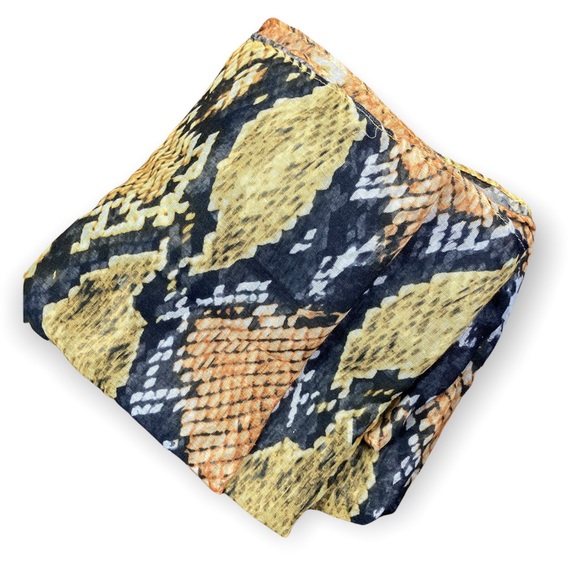 H&M Snake Print Reversible Infinity Scarf - Picture 5 of 6